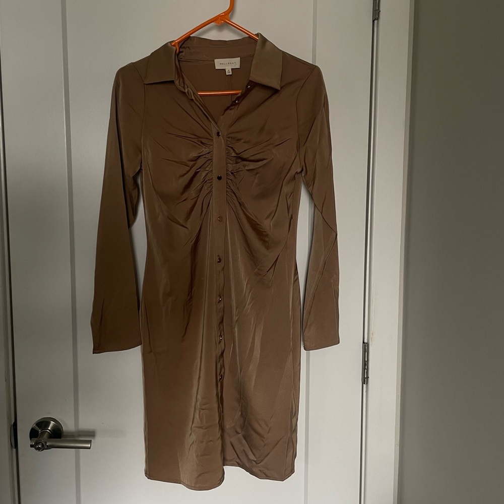 MELLODAY button front ruched shirt dress | beige / gold button NEVER WORN